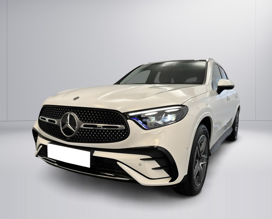 Mercedes-Benz GLC 300e 4MATIC AMG Line (2)