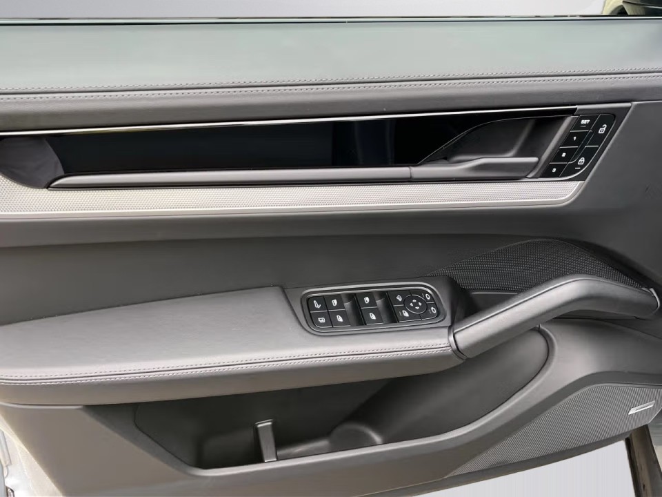 Porsche Cayenne Coupe E-Hybrid - foto 23