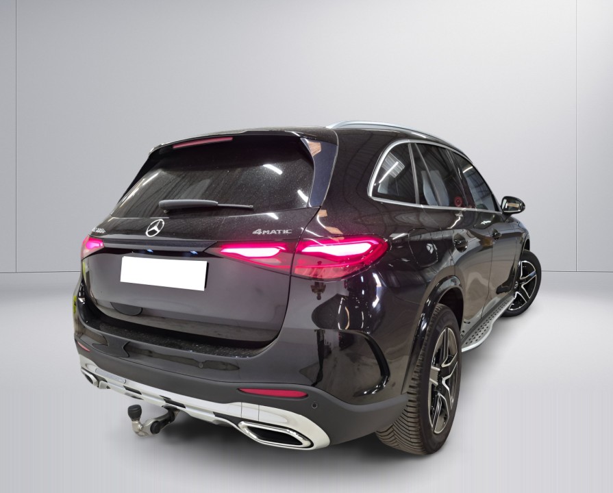 Mercedes-Benz GLC 300e 4MATIC AMG Line (3)
