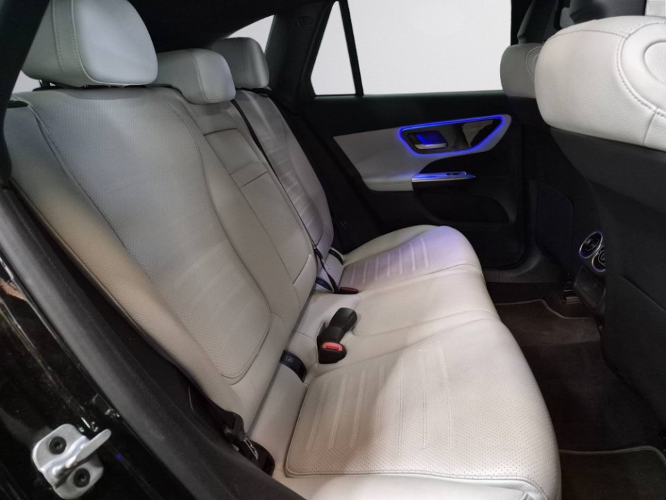 Mercedes-Benz GLC 300e 4MATIC AMG Line - foto 7