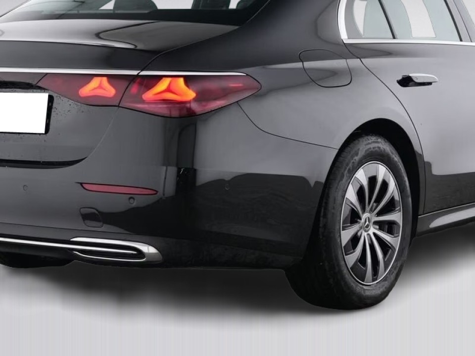 Mercedes-Benz E 220d Avantgarde - foto 9