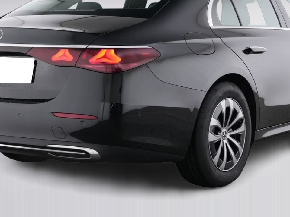 Mercedes-Benz E 200 Avantgarde - foto 8