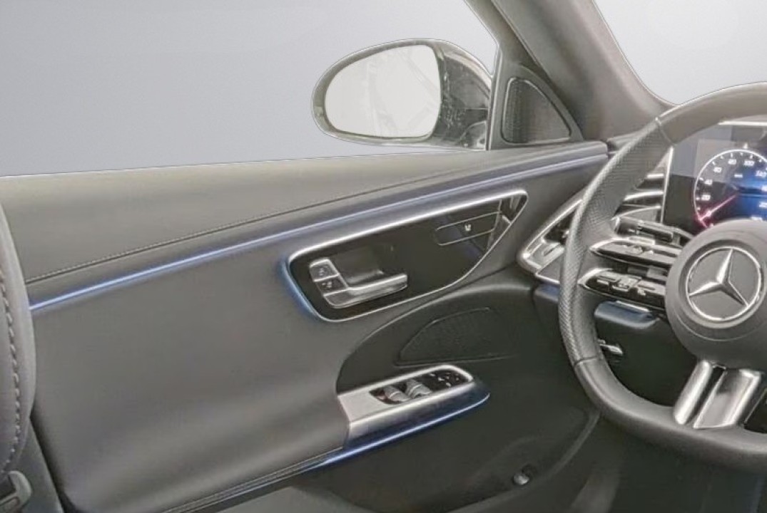 Mercedes-Benz E 200 AMG Line - foto 6