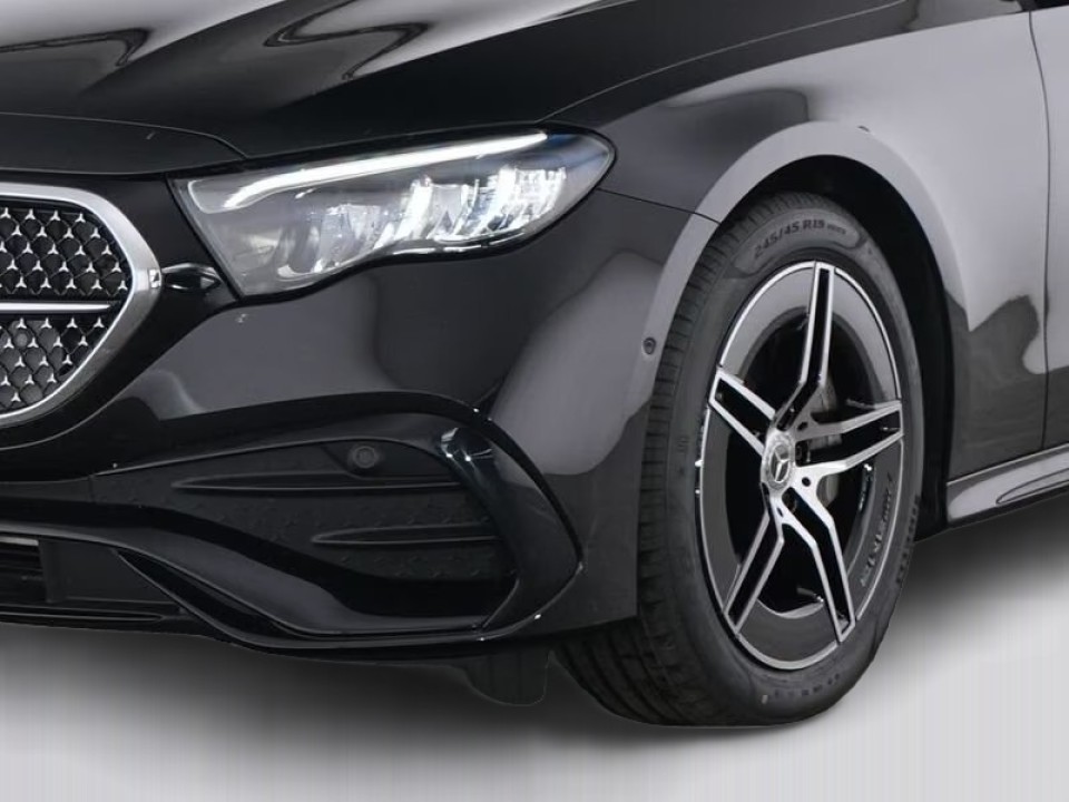 Mercedes-Benz E 200 AMG Line - foto 7