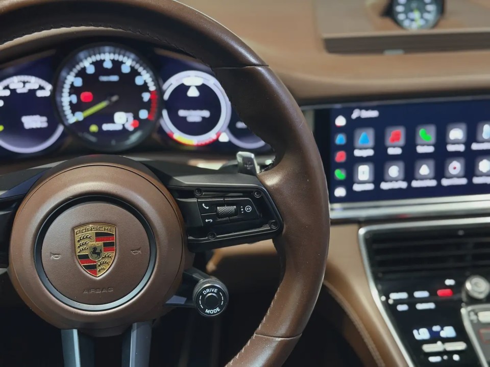 Porsche Panamera 4 E-Hybrid - foto 16