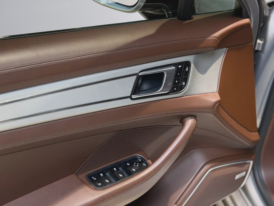 Porsche Panamera 4 E-Hybrid - foto 30