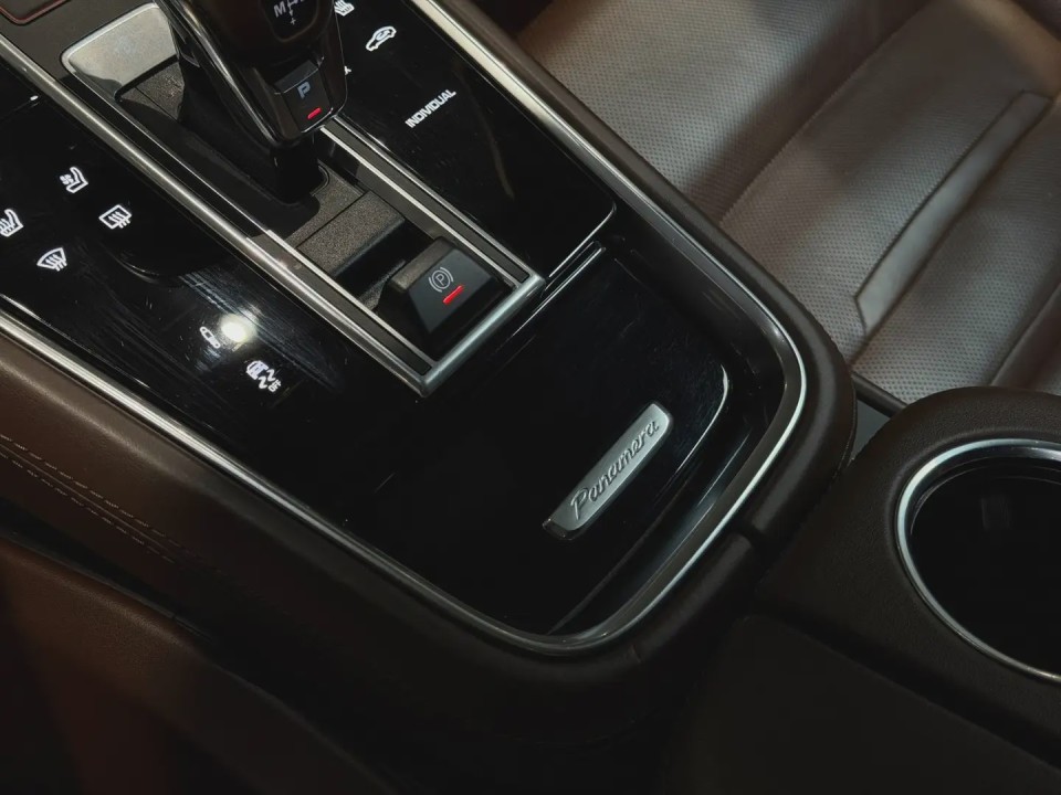 Porsche Panamera 4 E-Hybrid - foto 22
