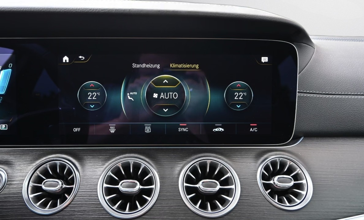 Mercedes-Benz AMG GT 43 4MATIC - foto 30