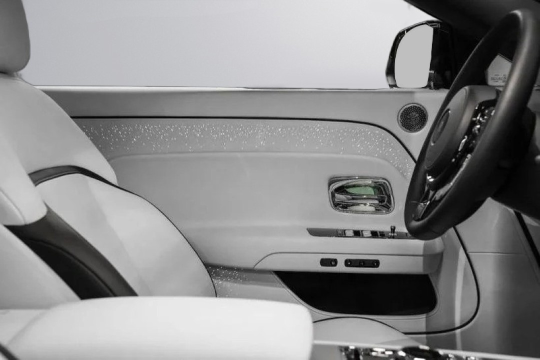 Rolls-Royce Spectre Black Badge - foto 6