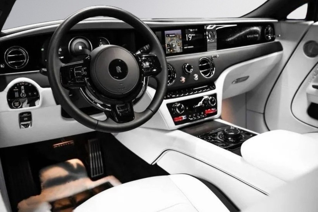 Rolls-Royce Spectre Black Badge (5)