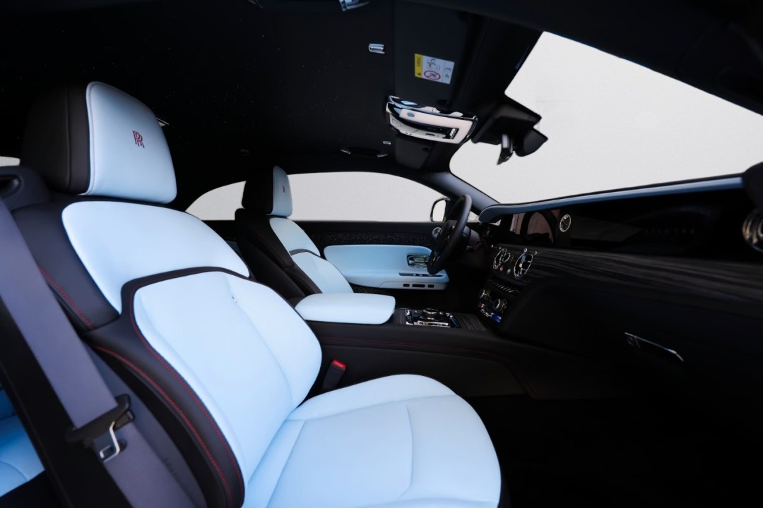 Rolls-Royce Spectre - foto 12