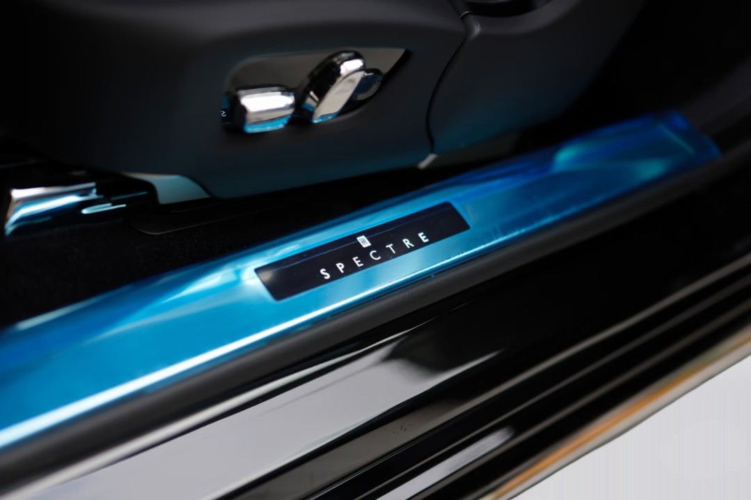 Rolls-Royce Spectre - foto 28
