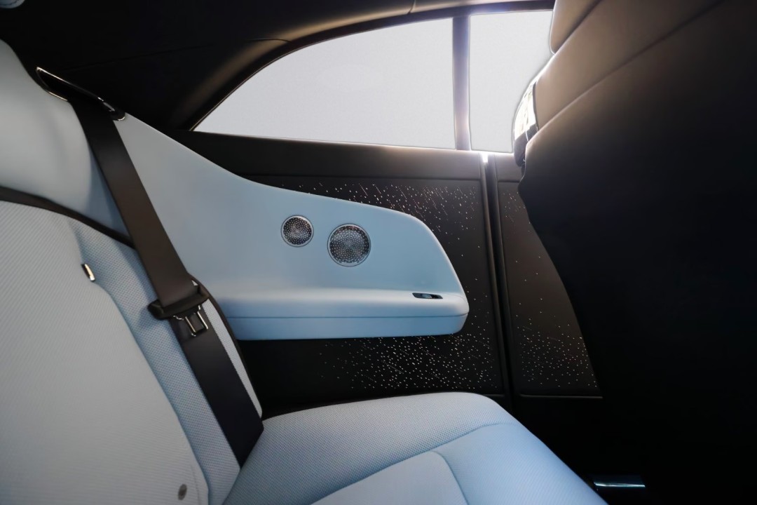 Rolls-Royce Spectre - foto 29