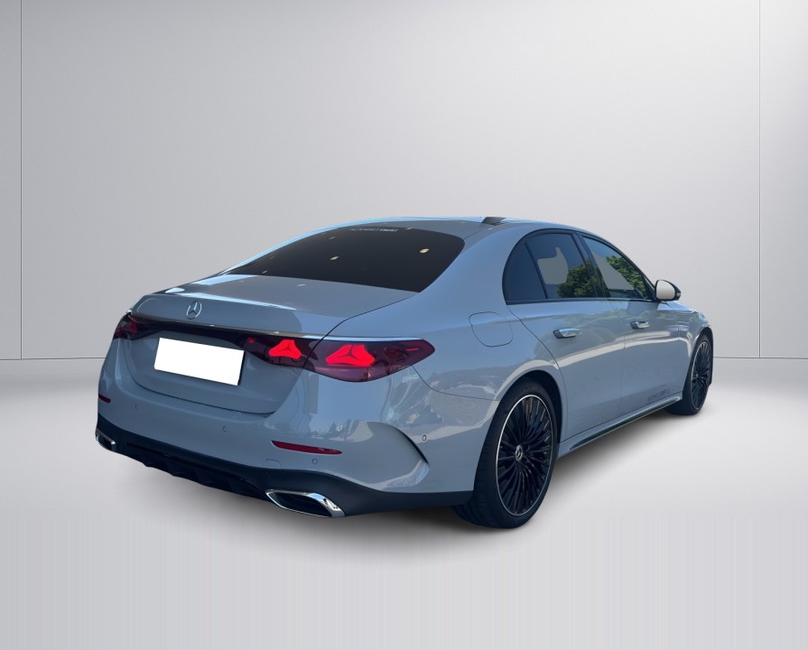 Mercedes-Benz E 400e 4MATIC AMG Line - foto 6