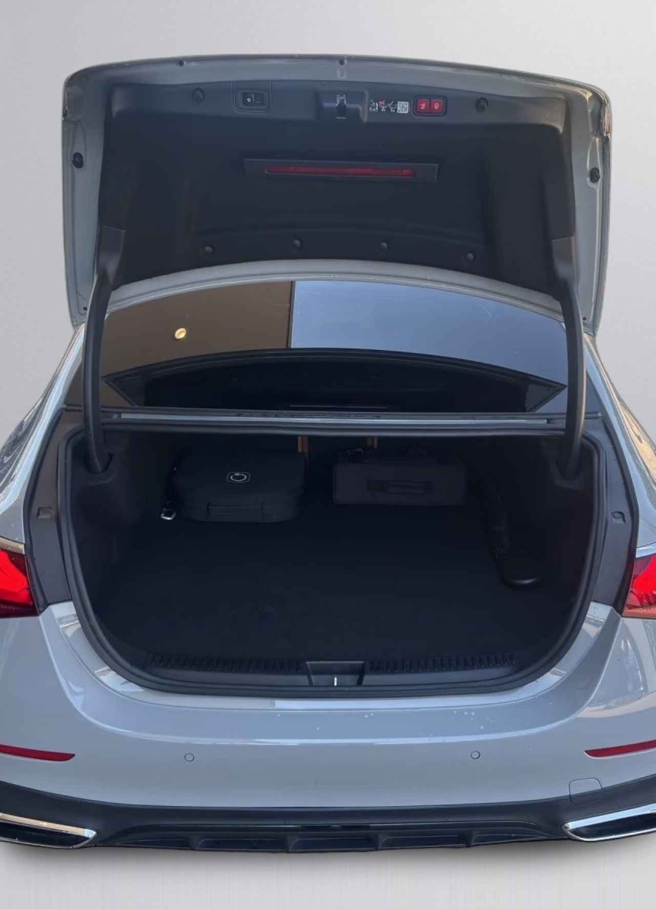 Mercedes-Benz E 400e 4MATIC AMG Line - foto 12