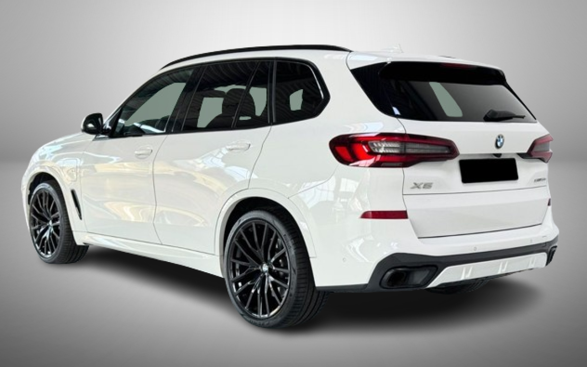 BMW X5 xDrive45e M-Sport (5)