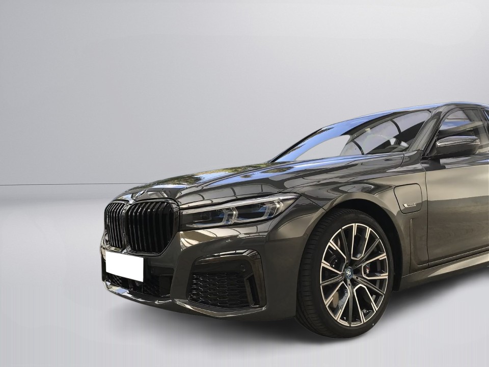 BMW Seria 7 745e M-Sport - foto 33