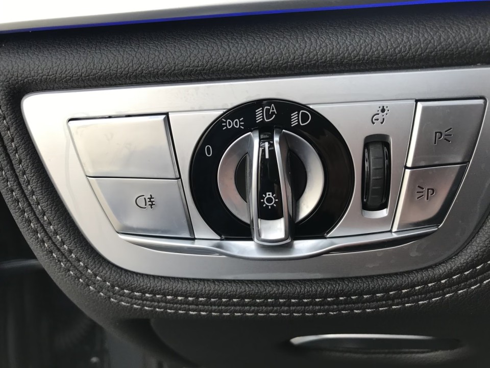 BMW Seria 7 745e M-Sport - foto 16