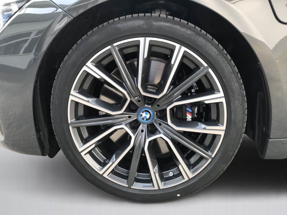 BMW Seria 7 745e M-Sport - foto 34