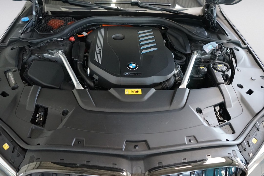 BMW Seria 7 745e M-Sport - foto 23