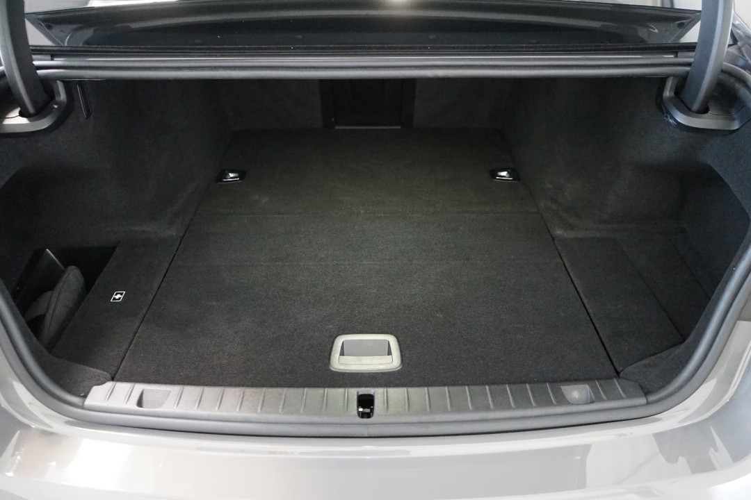 BMW Seria 7 745e M-Sport - foto 24