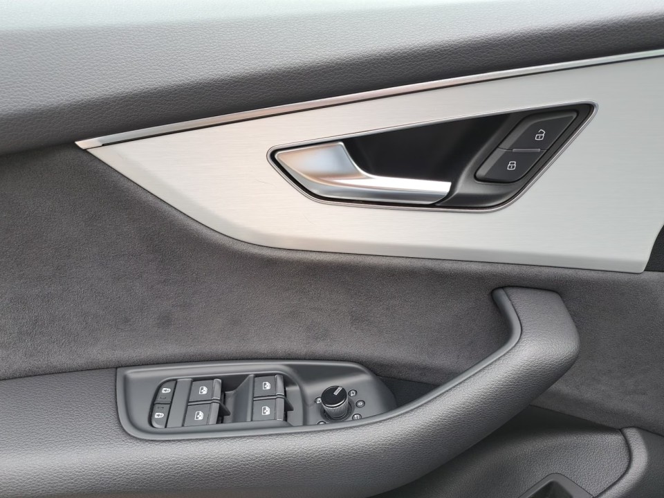 Audi Q8 55TFSI quattro tiptronic - foto 19