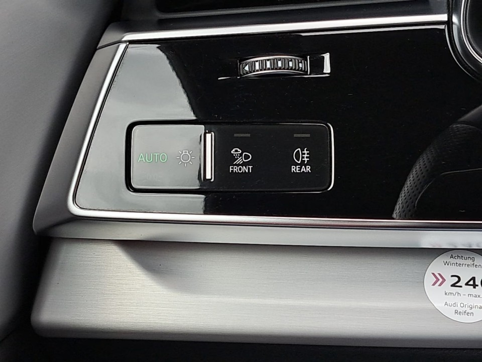 Audi Q8 55TFSI quattro tiptronic - foto 12
