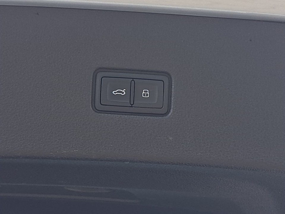 Audi Q8 55TFSI quattro tiptronic - foto 22