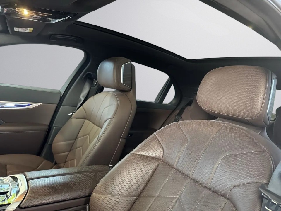 BMW Seria 7 M760 xDrive - foto 12
