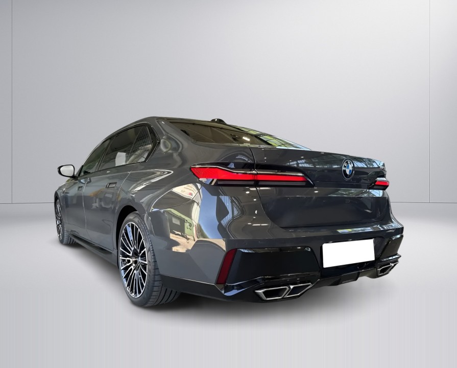 BMW Seria 7 M760 xDrive (4)