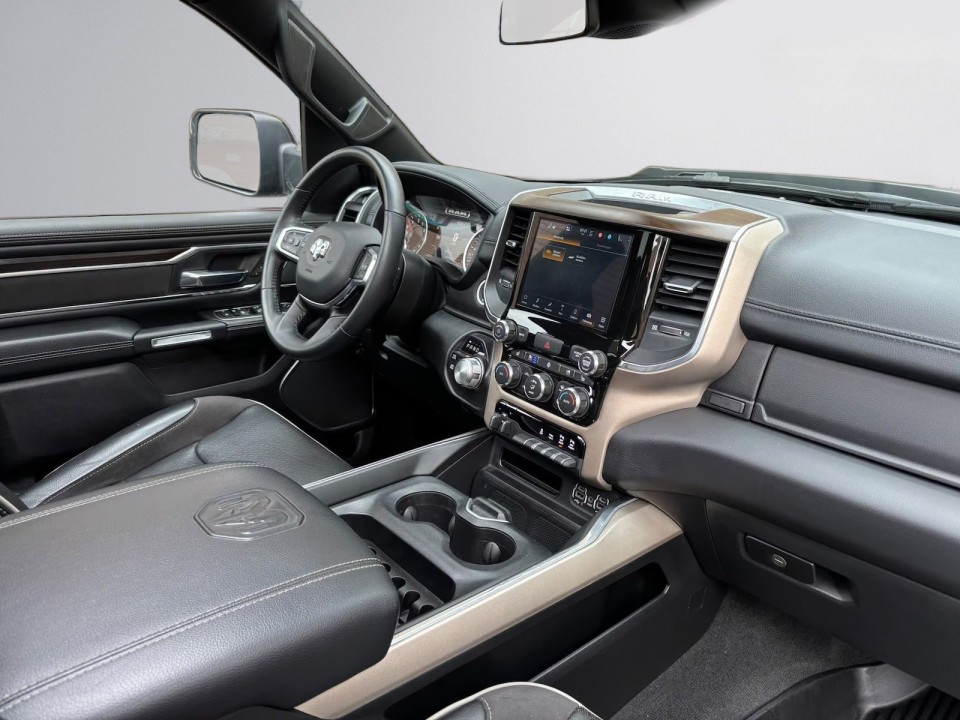 Dodge RAM 1500 Laramie - foto 18