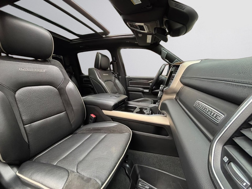 Dodge RAM 1500 Laramie - foto 17