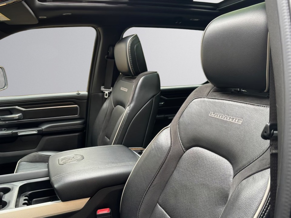 Dodge RAM 1500 Laramie - foto 14