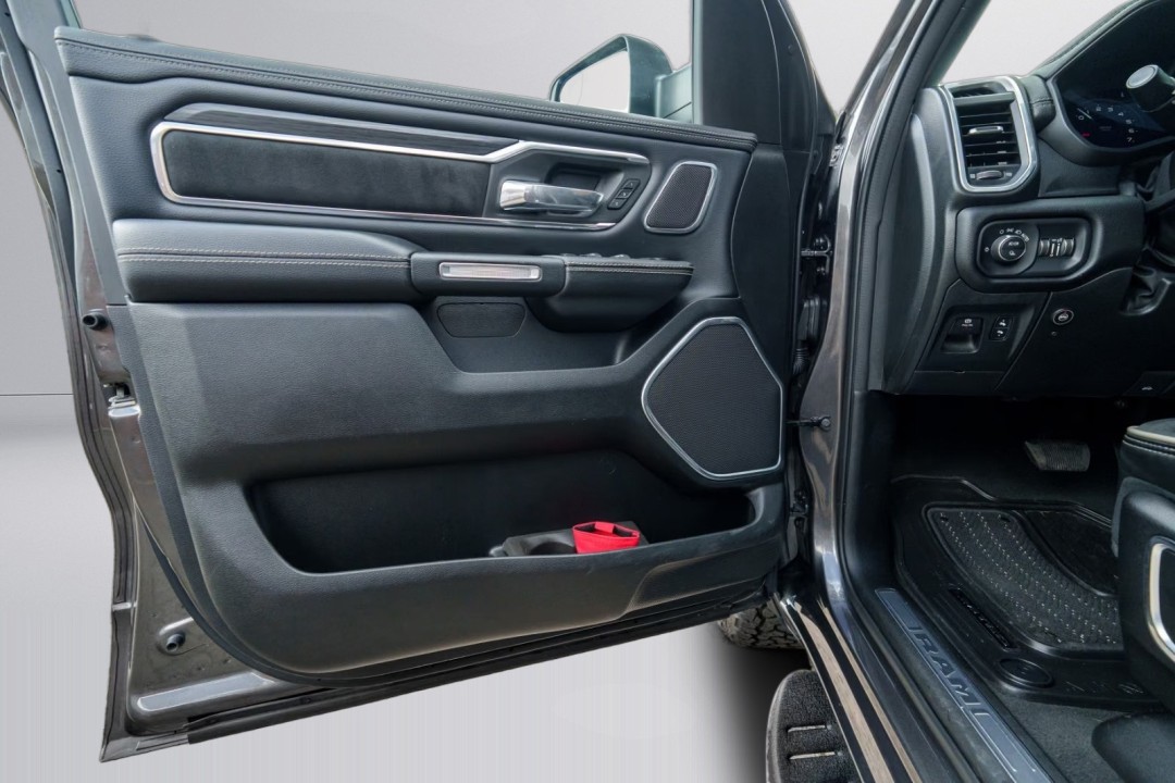 Dodge RAM 1500 Laramie - foto 30