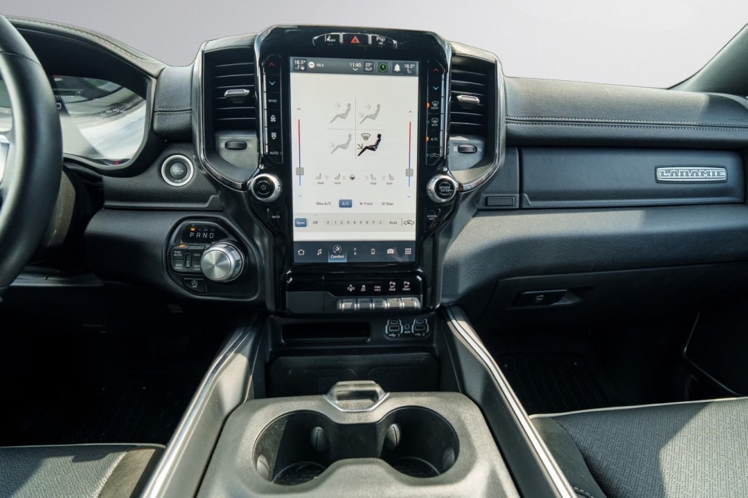 Dodge RAM 1500 Laramie - foto 23