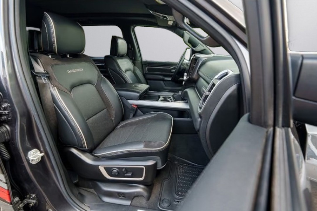 Dodge RAM 1500 Laramie - foto 16