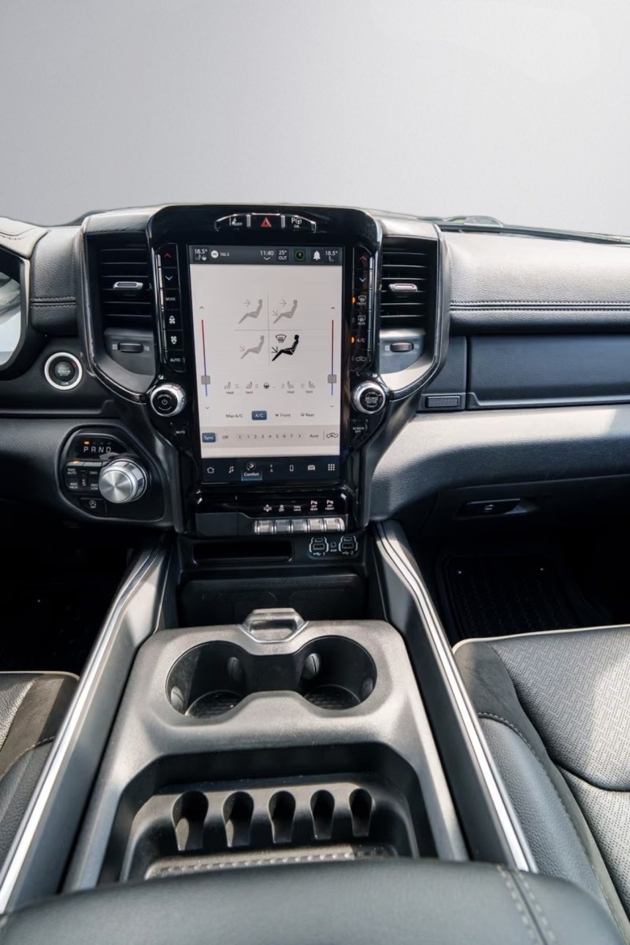 Dodge RAM 1500 Laramie - foto 18