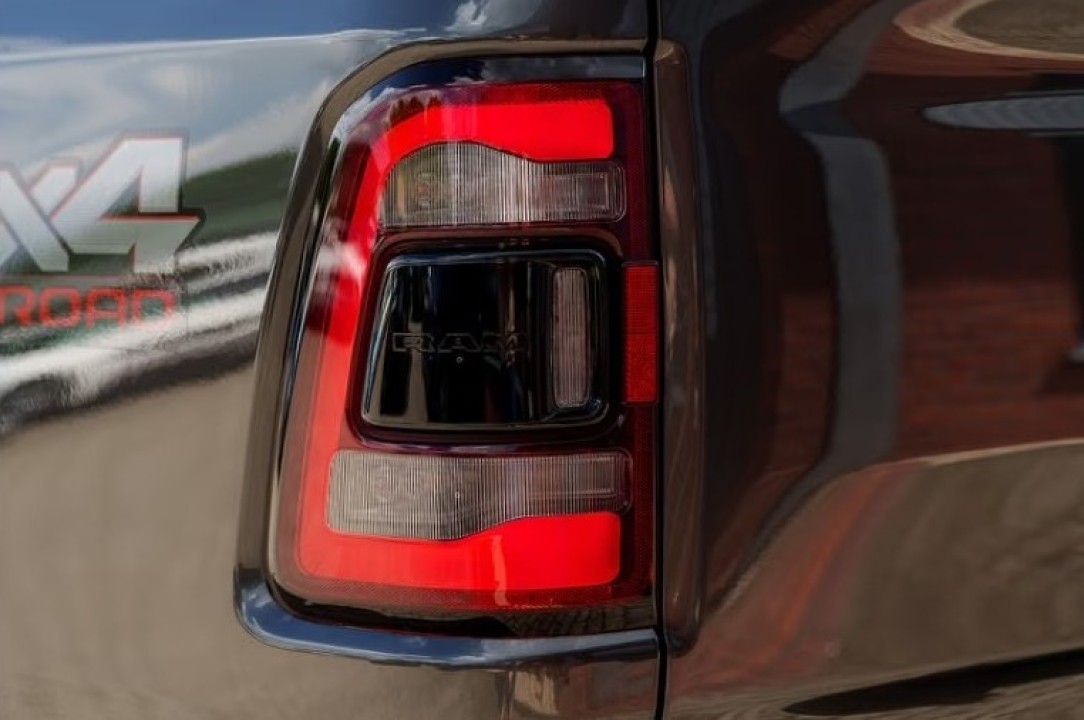 Dodge RAM 1500 Laramie - foto 44