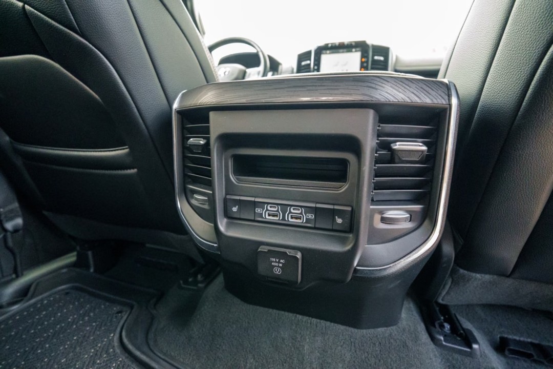 Dodge RAM 1500 Laramie - foto 26