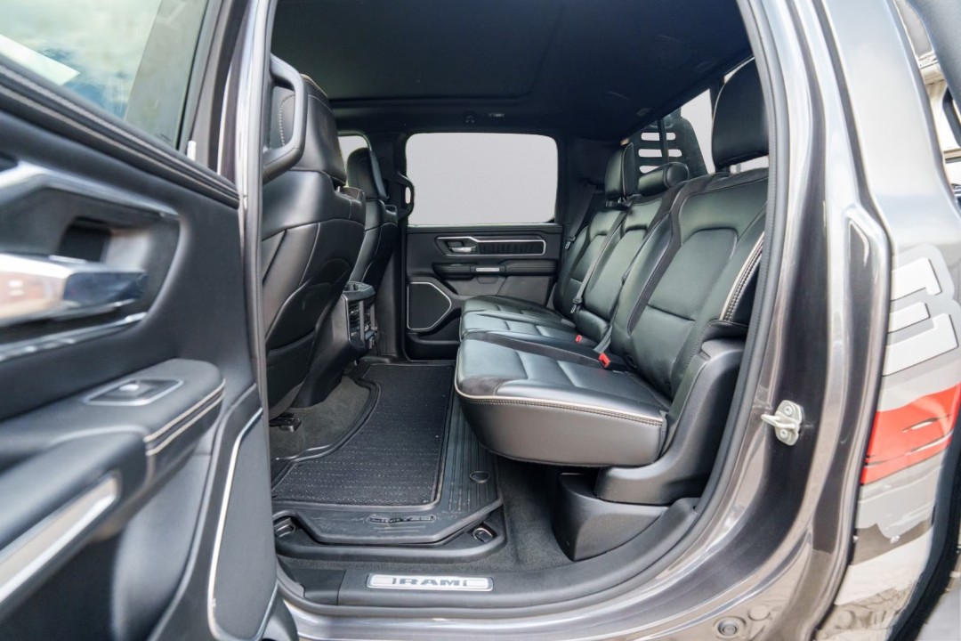 Dodge RAM 1500 Laramie - foto 28