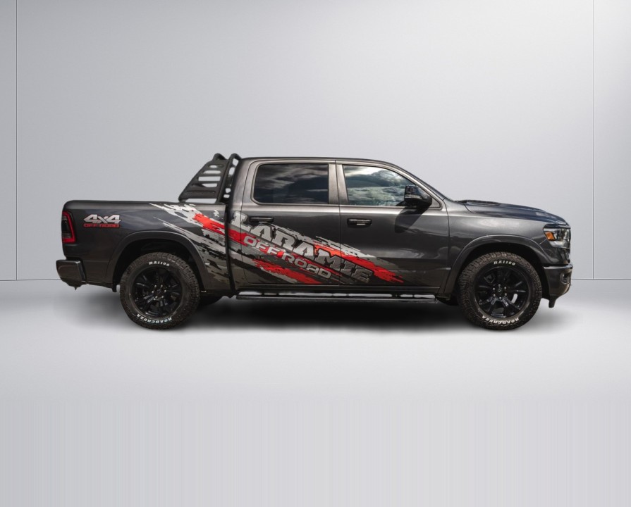 Dodge RAM 1500 Laramie (2)