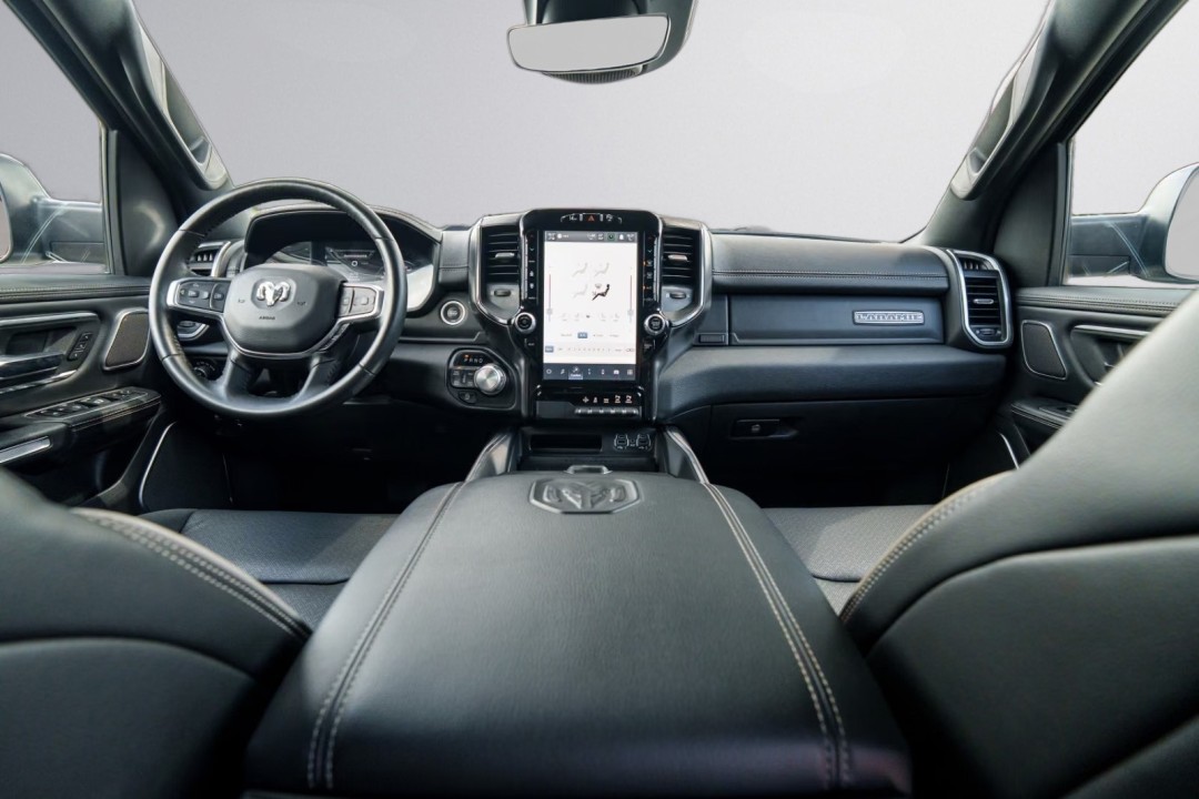 Dodge RAM 1500 Laramie - foto 10