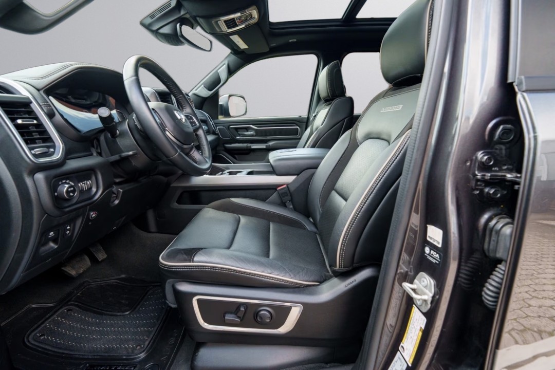 Dodge RAM 1500 Laramie - foto 13