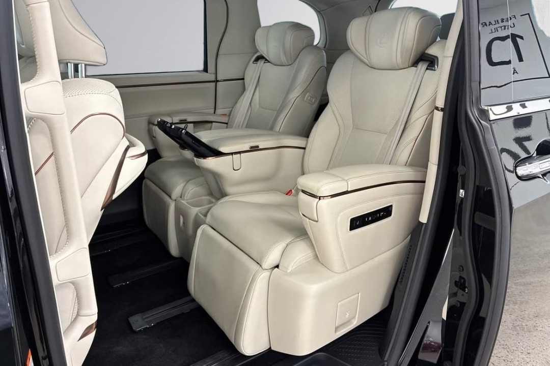 Lexus LM 350h AWD Executive Line - foto 17