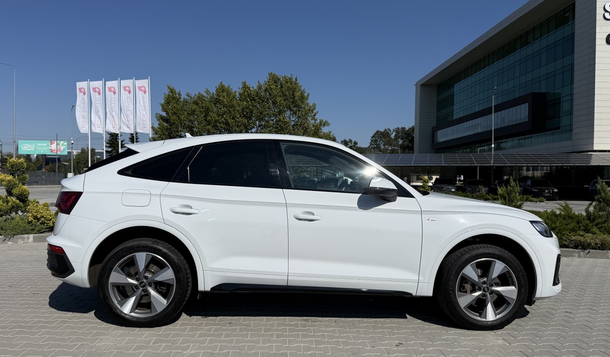 Audi Q5 Sportback 40TDI quattro S tronic S-Line (2)