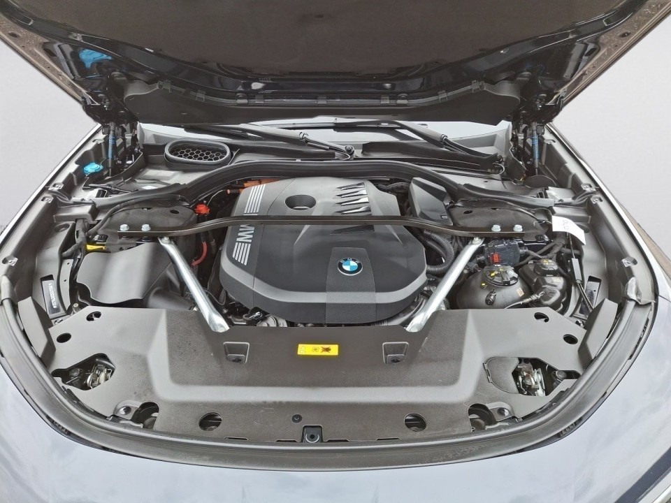BMW Seria 7 750e xDrive - foto 16