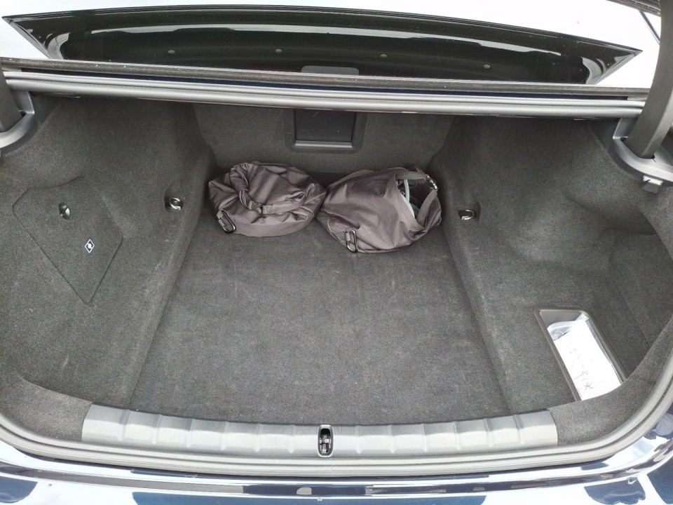 BMW Seria 7 750e xDrive - foto 17