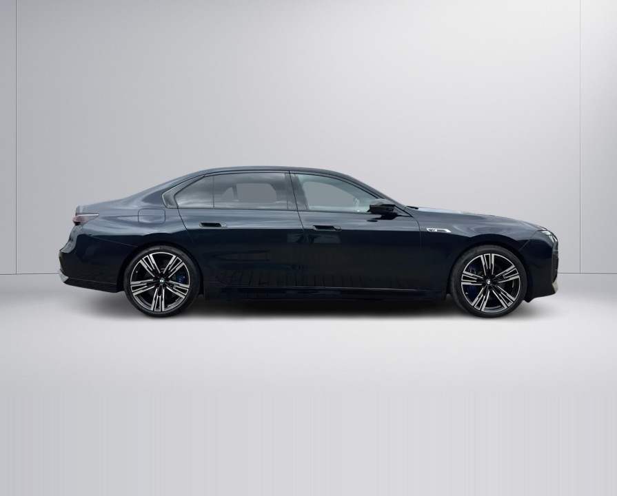 BMW Seria 7 M760 xDrive (2)