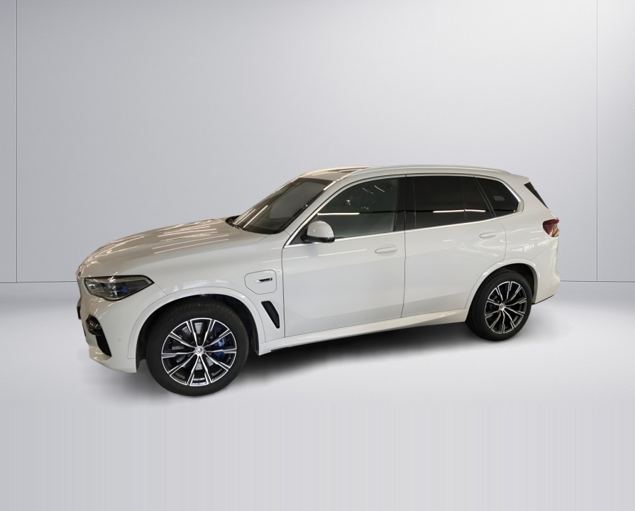 BMW X5 xDrive45e M-Sport (2)