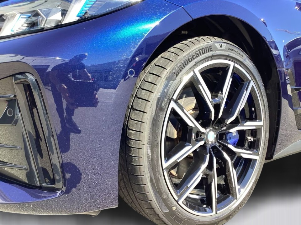 BMW i4 xDrive40 - foto 17